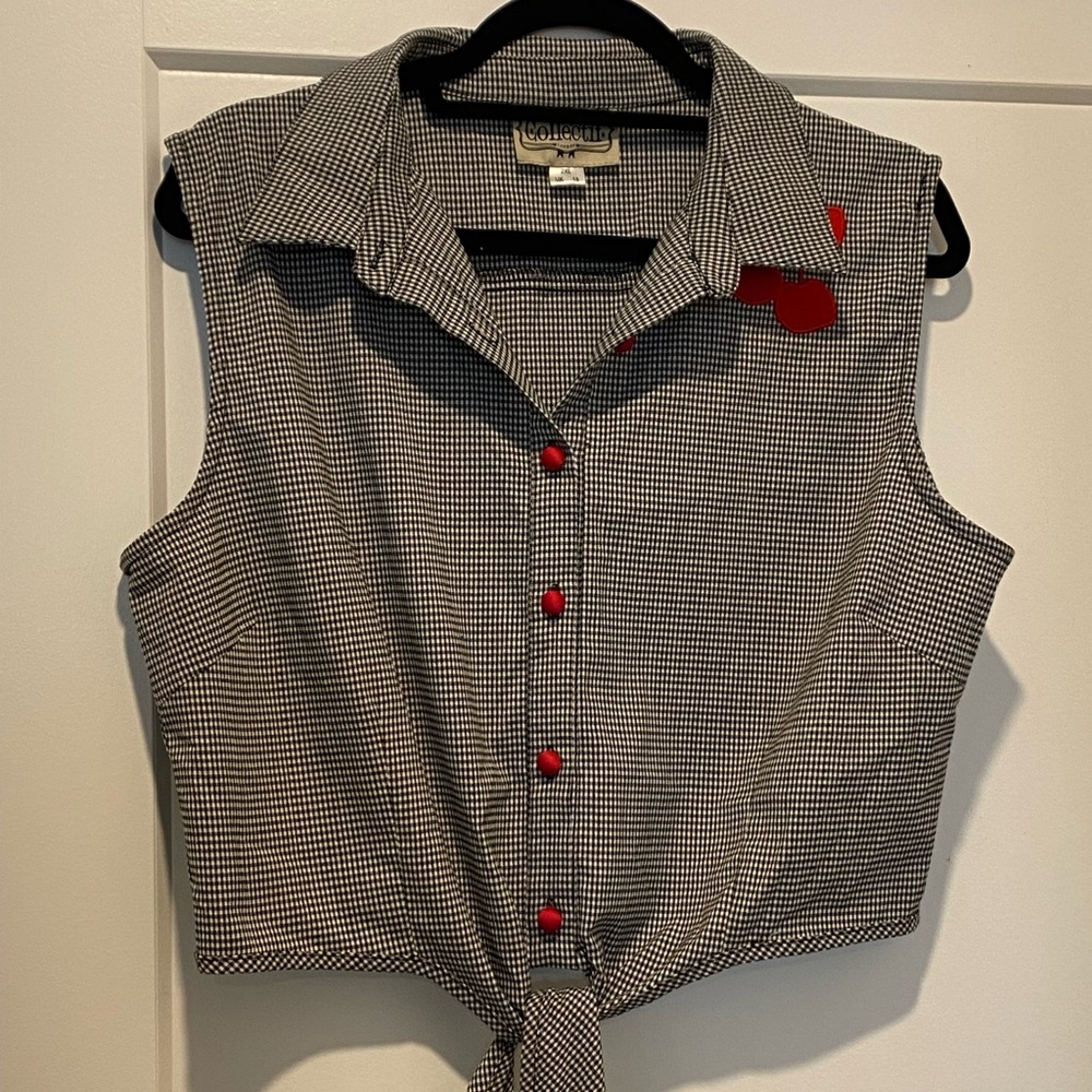 Collectif shirt. Matching skirt also available (sold separately)